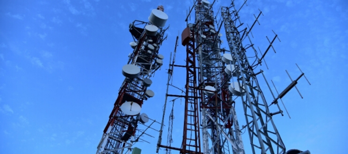 Wartung von mehr als 26.000 Telekommunikationstürmen in Spanien und Portugal